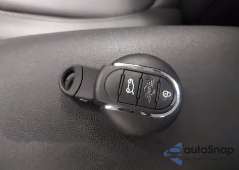 2019 Mini Clubman Cooper z USA, uszkodzony, nr VIN WMWLU1C51K2F29639